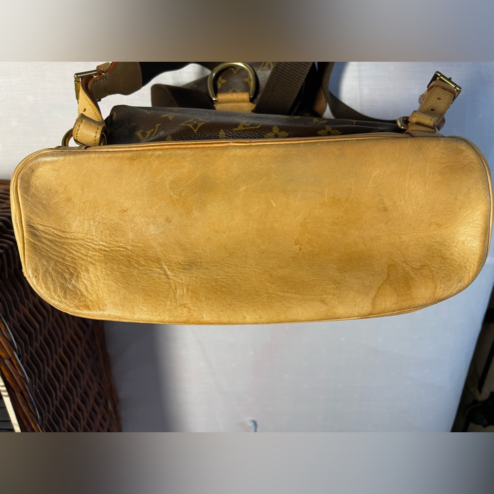 Louis Vuitton backpack - Picture 8 of 9